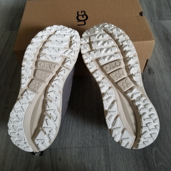 UGG CA805 ZIP Sneakers - Picture 8 of 9